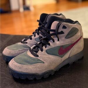 Nike Black and White Sneakers